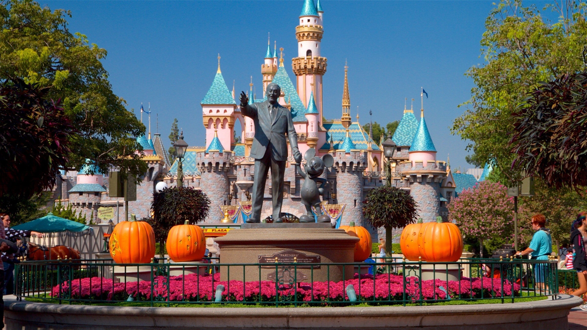 Window tinting in Anaheim, CA - mobile ceramic auto tint near Disneyland and Anaheim Hills